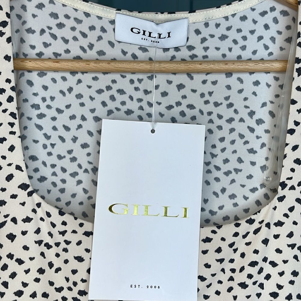 Gilli Gathered-Side Top - Picture 5 of 6